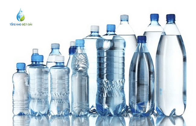 Những loại chai dùng để chứa nước ion kiềm là những chai nhựa tái chế