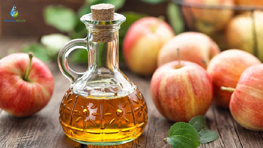 Một mẹo trị đau dạ dày là dùng giấm rượu táo